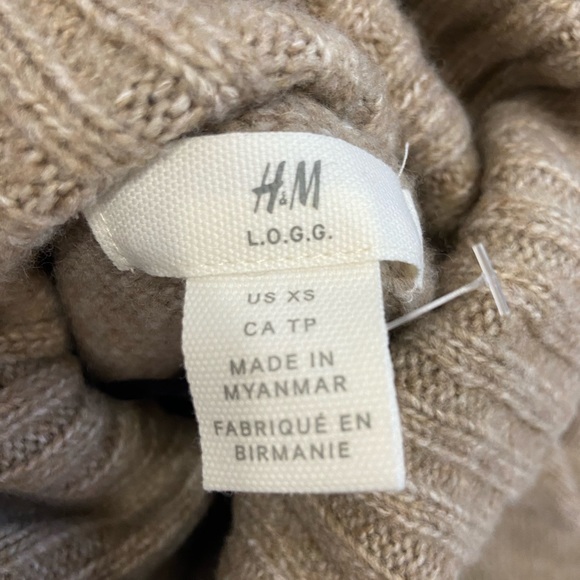 midi sweater dress with slit on sides - Picture 2 of 5